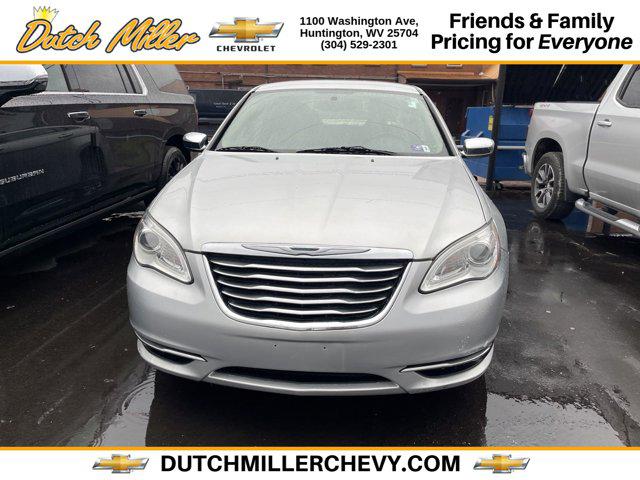 2011 Chrysler 200 Limited for sale in Huntington, WV