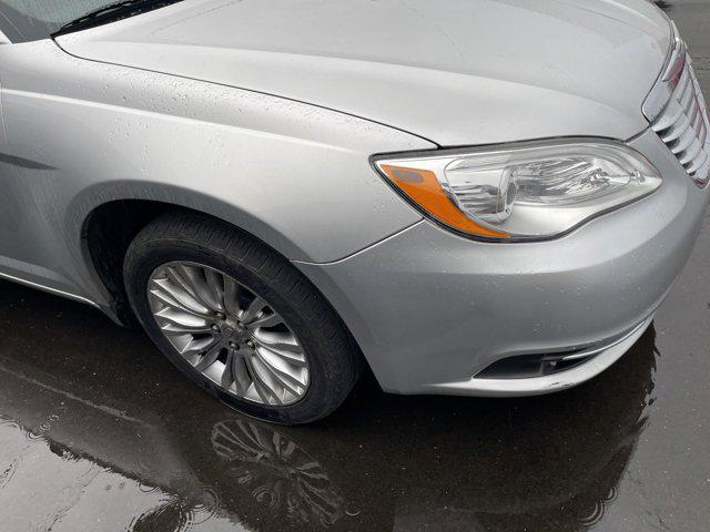 2011 Chrysler 200 Limited