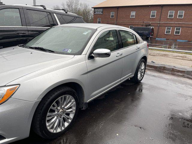 2011 Chrysler 200 Limited