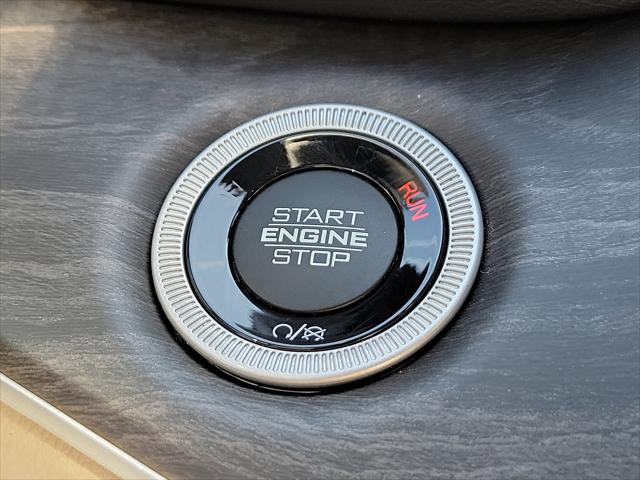 2023 Jeep Grand Cherokee GRAND CHEROKEE L LIMITED 4X4