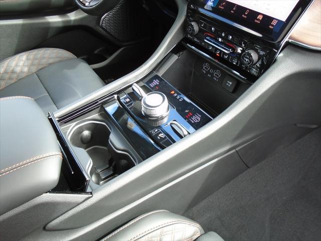 2023 Jeep Grand Cherokee GRAND CHEROKEE SUMMIT 4X4