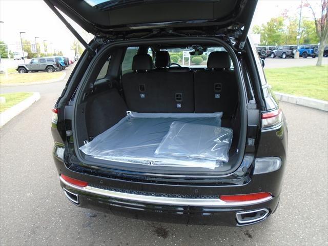 2023 Jeep Grand Cherokee GRAND CHEROKEE SUMMIT 4X4
