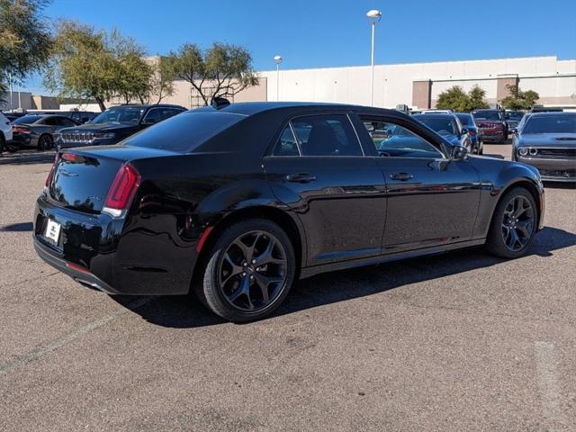 2023 Chrysler Chrysler 300 300 TOURING L RWD