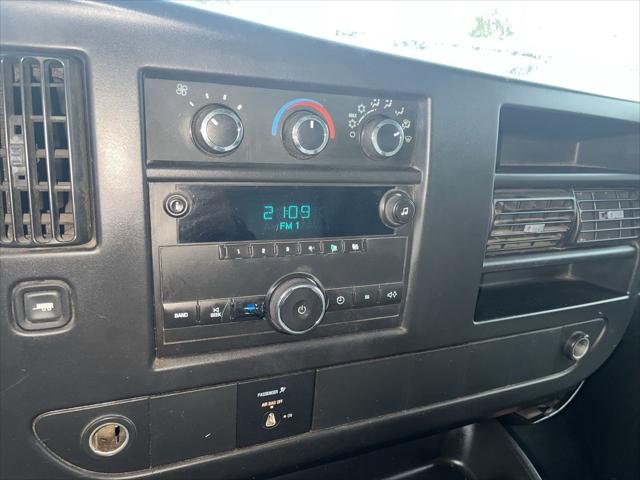 2010 Chevrolet Express Cutaway Work Van