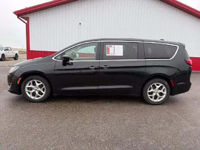 2017 Chrysler Pacifica Touring Plus