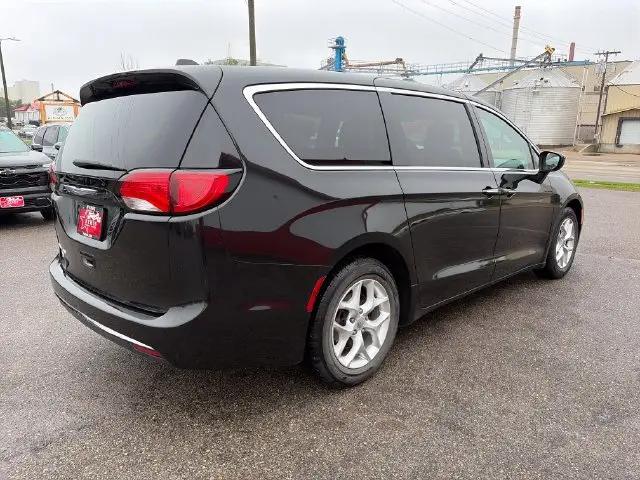2017 Chrysler Pacifica Touring Plus