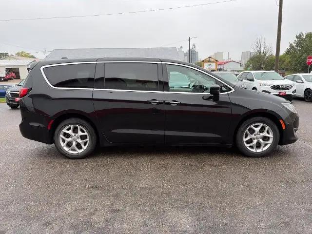 2017 Chrysler Pacifica Touring Plus