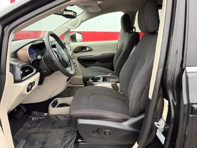 2017 Chrysler Pacifica Touring Plus