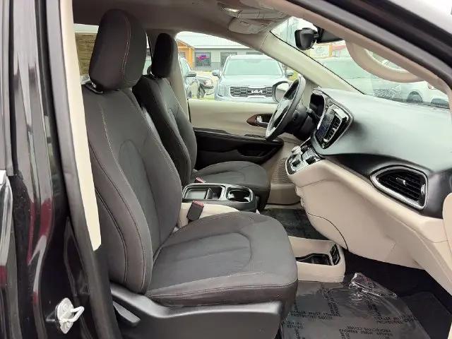 2017 Chrysler Pacifica Touring Plus