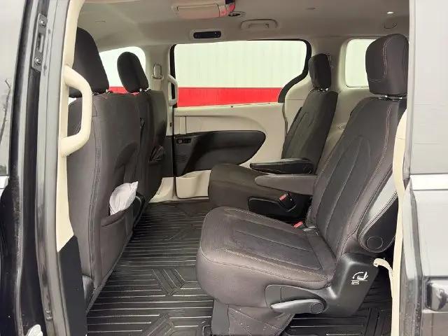 2017 Chrysler Pacifica Touring Plus