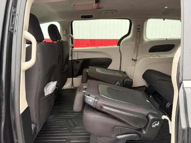2017 Chrysler Pacifica Touring Plus