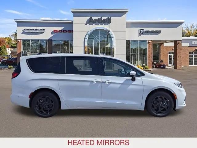 2023 Chrysler Pacifica Hybrid Touring L