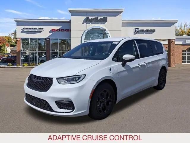 2023 Chrysler Pacifica Hybrid Touring L