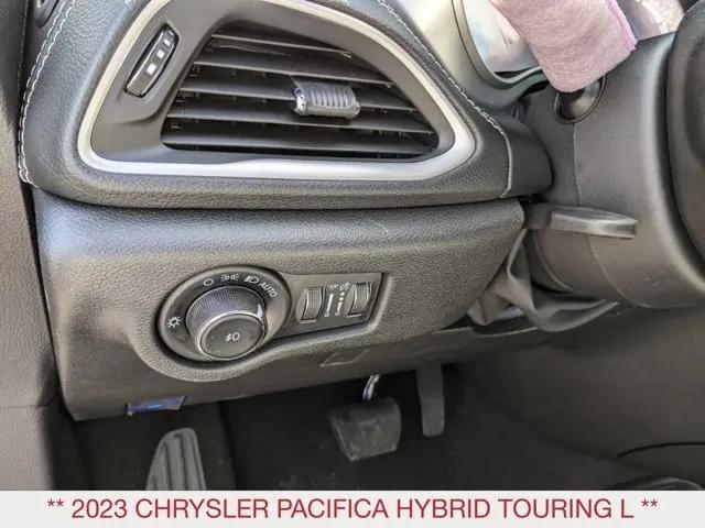 2023 Chrysler Pacifica Hybrid Touring L