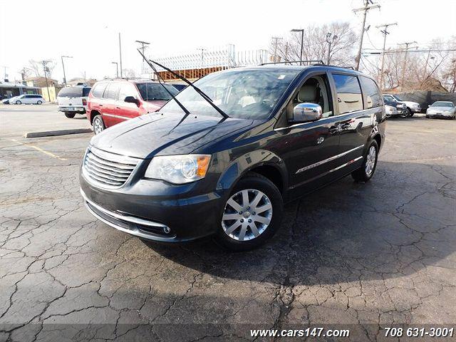 2011 Chrysler Town & Country Touring-L for sale in Midlothian, IL