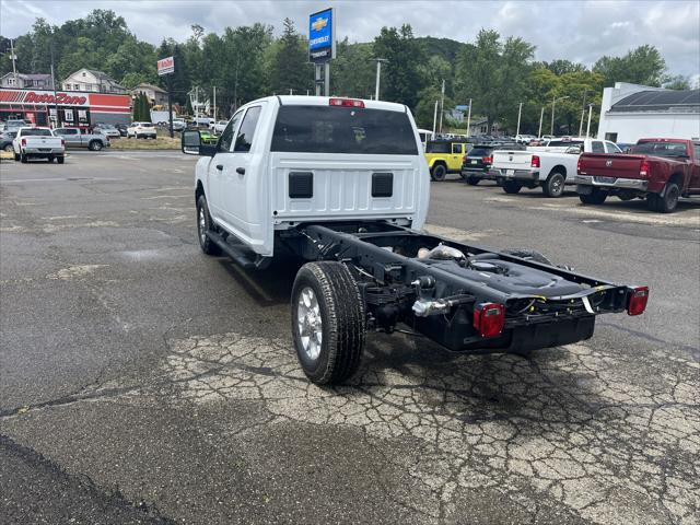 2023 RAM Ram 3500 Chassis Cab RAM 3500 TRADESMAN CREW CAB CHASSIS 4X4 60 CA