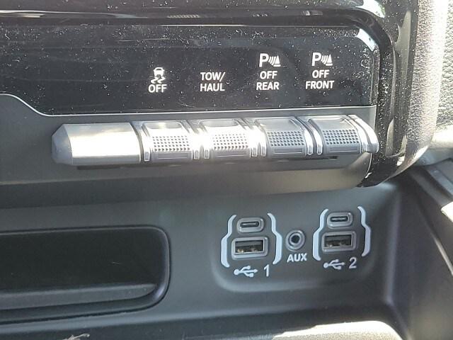 2023 RAM Ram 1500 RAM 1500 LARAMIE CREW CAB 4X4 57 BOX