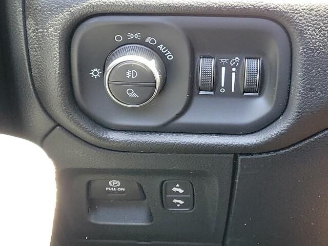 2023 RAM Ram 1500 RAM 1500 LARAMIE CREW CAB 4X4 57 BOX