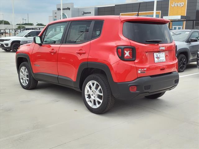 2023 Jeep Renegade RENEGADE LATITUDE 4X4