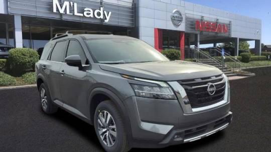 2023 Nissan Pathfinder SL 4WD for sale in Crystal Lake, IL