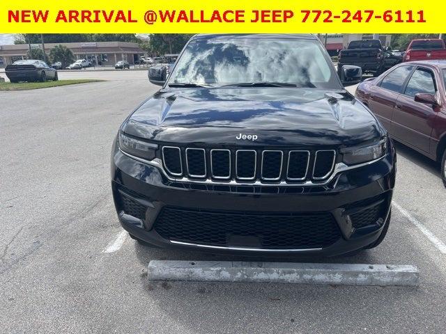 2023 Jeep Grand Cherokee Laredo 4x2