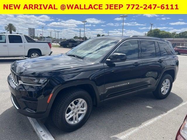 2023 Jeep Grand Cherokee Laredo 4x2