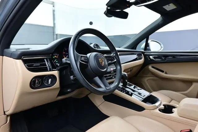 2022 Porsche Macan Standard