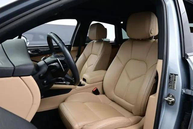 2022 Porsche Macan Standard