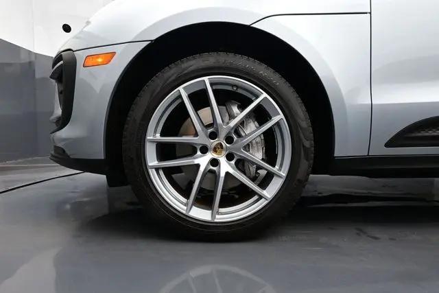 2022 Porsche Macan Standard