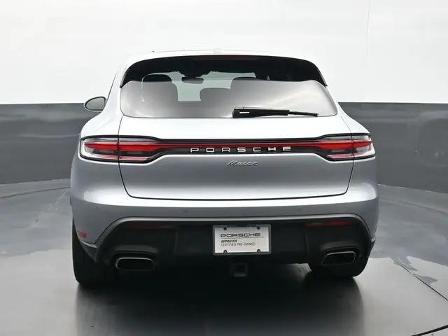2022 Porsche Macan Standard