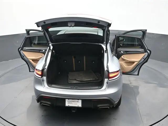 2022 Porsche Macan Standard