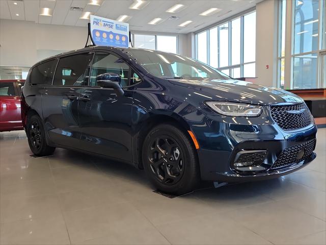 2023 Chrysler Pacifica Plug-In Hybrid PACIFICA PLUG-IN HYBRID TOURING L