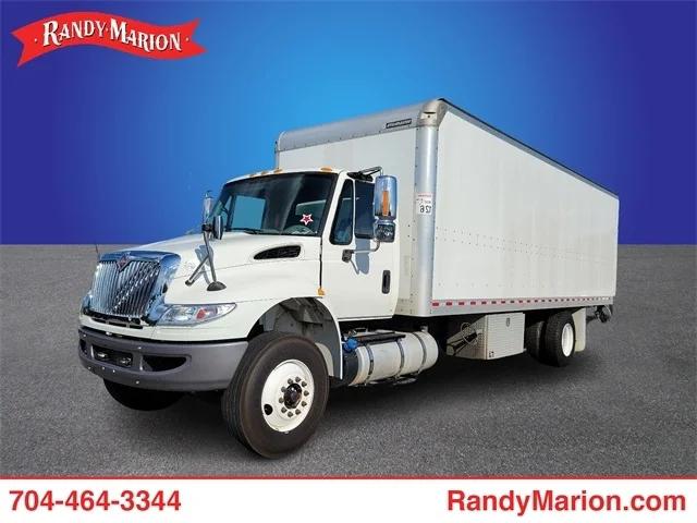 2018 International 4300 26FT BOX
