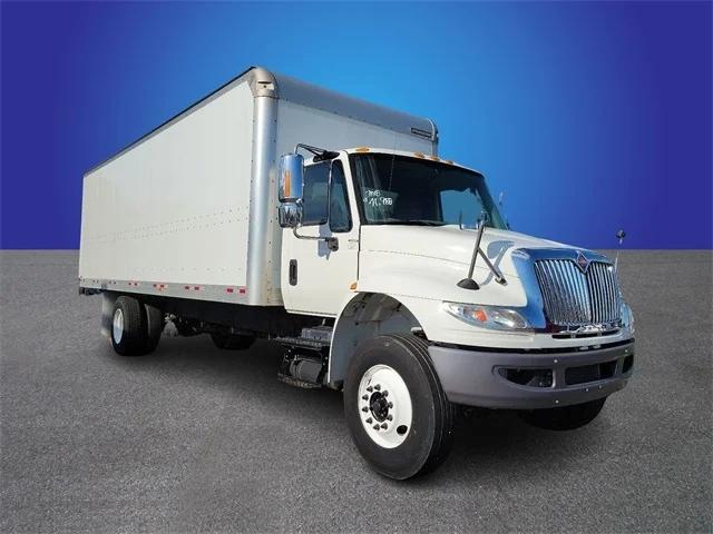 2018 International DuraStar 4300 26FT BOX