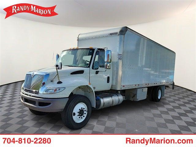 2018 International DuraStar 4300 26FT BOX