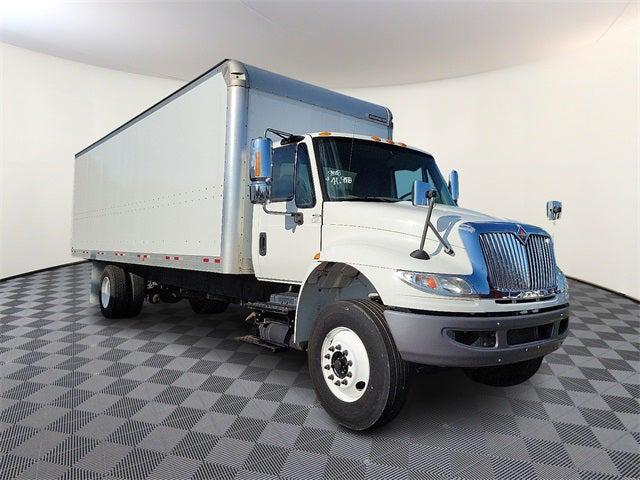 2018 International DuraStar 4300 26FT BOX