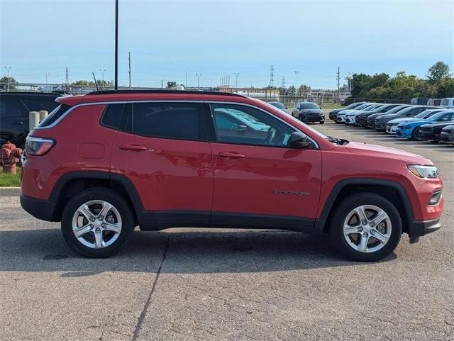 2023 Jeep Compass COMPASS LATITUDE 4X4