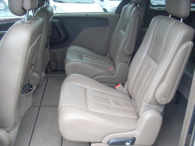 2012 Chrysler Town & Country Touring-L