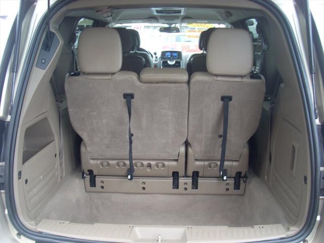 2012 Chrysler Town & Country Touring-L