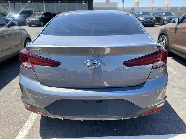 2020 Hyundai Elantra SE