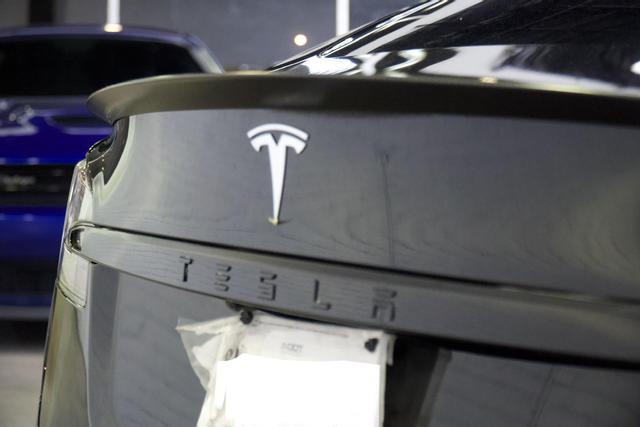 2021 Tesla Model S Plaid Tri Motor All-Wheel Drive