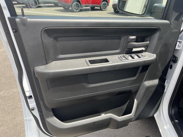 2023 RAM Ram 1500 Classic RAM 1500 CLASSIC TRADESMAN CREW CAB 4X4 57 BOX