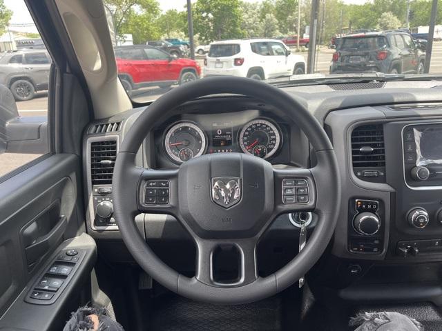 2023 RAM Ram 1500 Classic RAM 1500 CLASSIC TRADESMAN CREW CAB 4X4 57 BOX