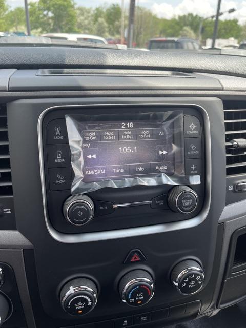 2023 RAM Ram 1500 Classic RAM 1500 CLASSIC TRADESMAN CREW CAB 4X4 57 BOX
