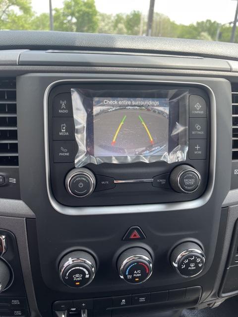 2023 RAM Ram 1500 Classic RAM 1500 CLASSIC TRADESMAN CREW CAB 4X4 57 BOX