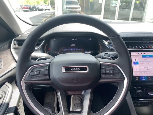 2023 Jeep Grand Cherokee GRAND CHEROKEE L LIMITED 4X4