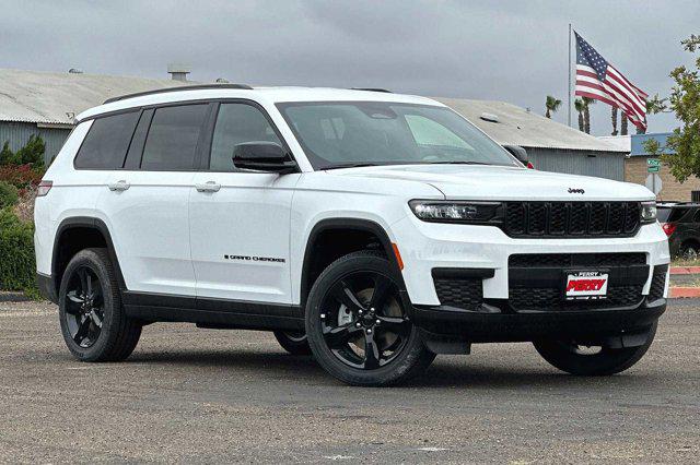 2023 Jeep Grand Cherokee L Altitude 4x2