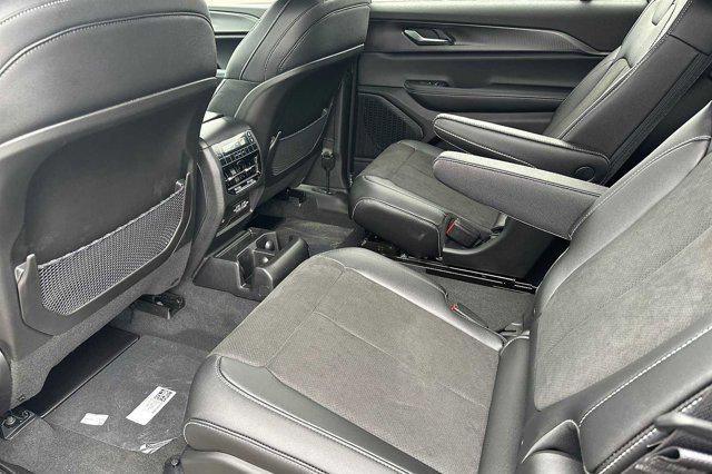 2023 Jeep Grand Cherokee L Altitude 4x2