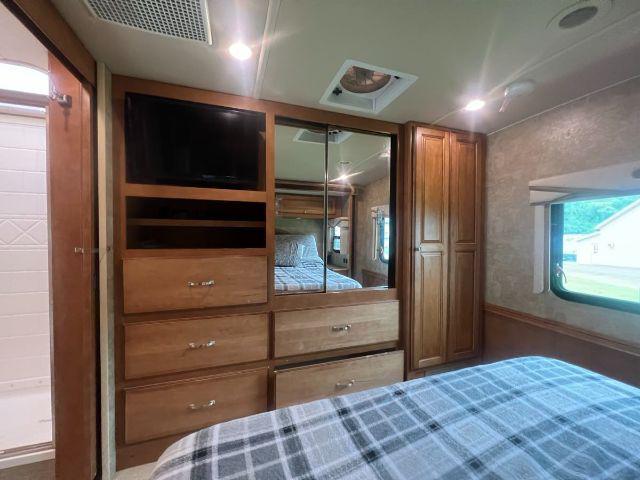 2015 Ford F-53 M-35G- Ford