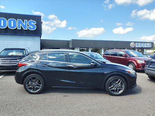 2017 INFINITI QX30 Premium